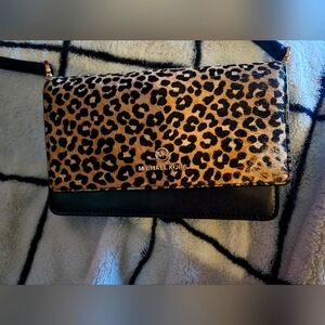 MICHAEL KORS CROSS BODY